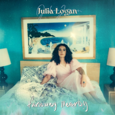 Julia Logan presenta el sencillo «Forever Changes Around» (Suecia) – R+